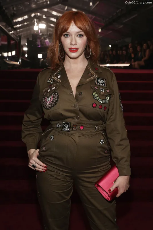 Christina Hendricks photo 2 of 2758