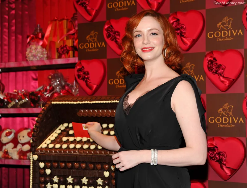 Christina Hendricks photo 18 of 2758