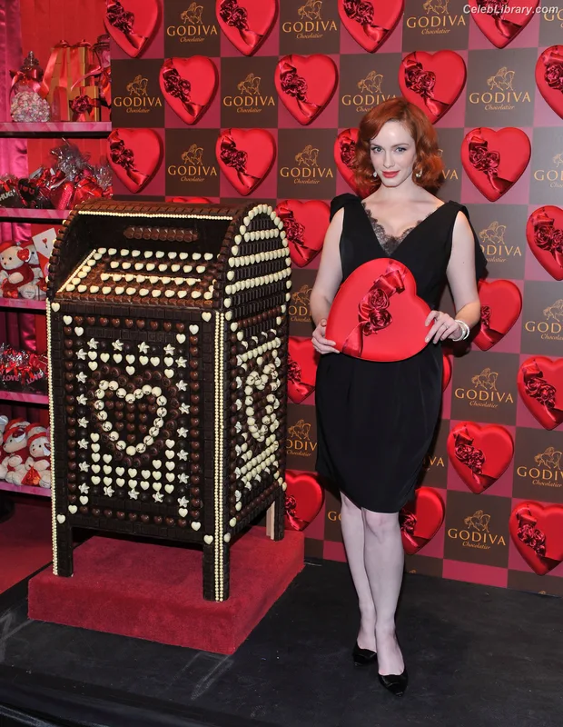 Christina Hendricks photo 21 of 2758