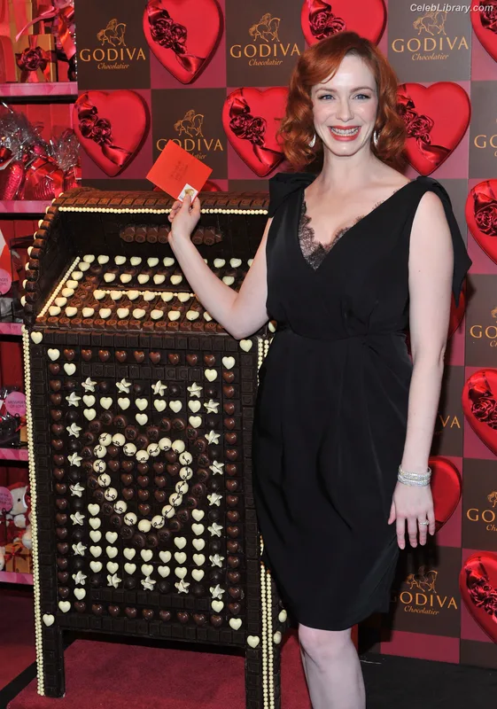 Christina Hendricks photo 23 of 2758