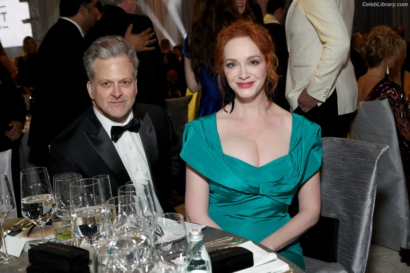 Christina Hendricks photo 13 of 2758