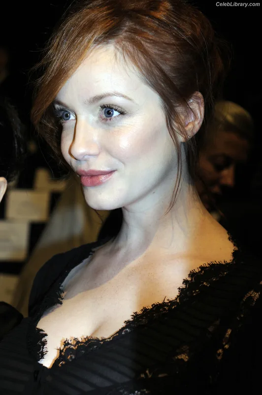 Christina Hendricks photo 7 of 2758