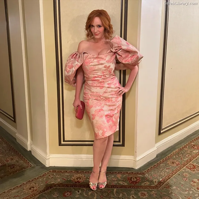 Christina Hendricks photo 18 of 2758