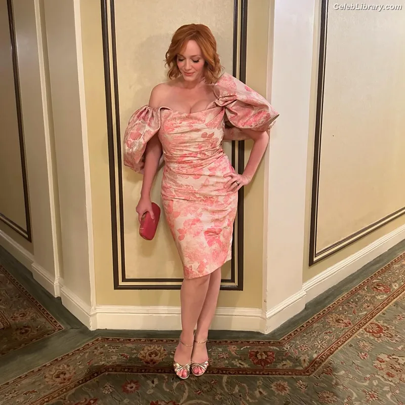 Christina Hendricks photo 19 of 2758