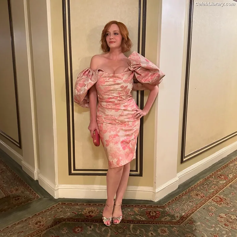 Christina Hendricks photo 20 of 2758