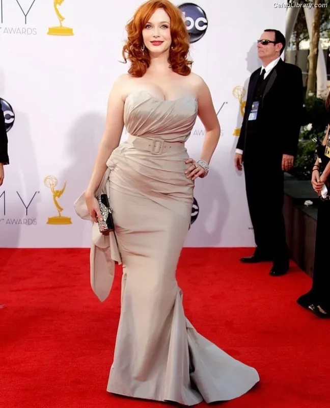 Christina Hendricks photo 14 of 2758