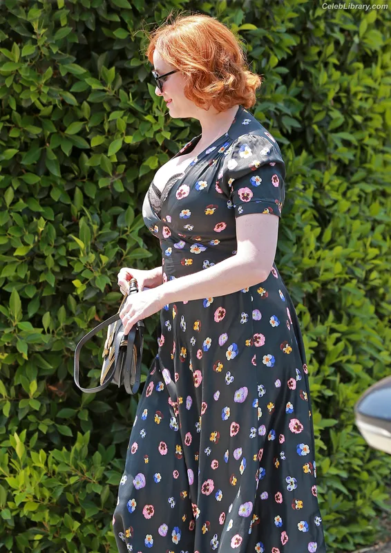 Christina Hendricks photo 16 of 2758