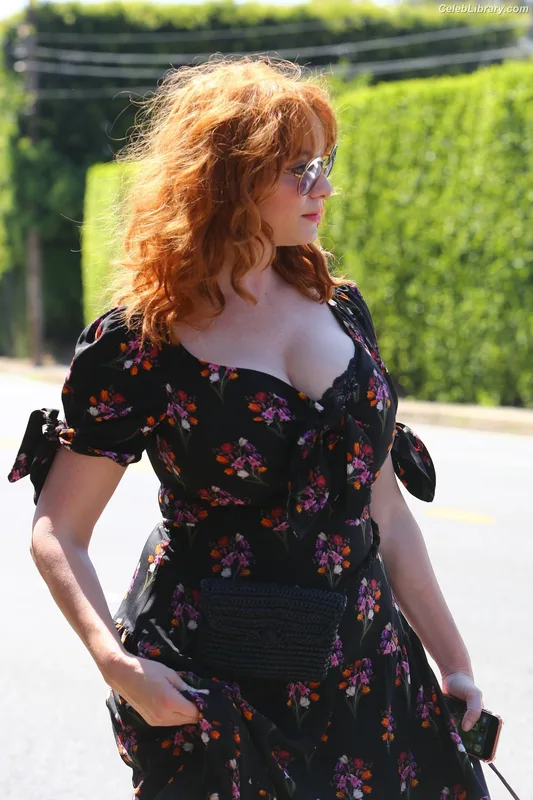 Christina Hendricks photo 13 of 2758