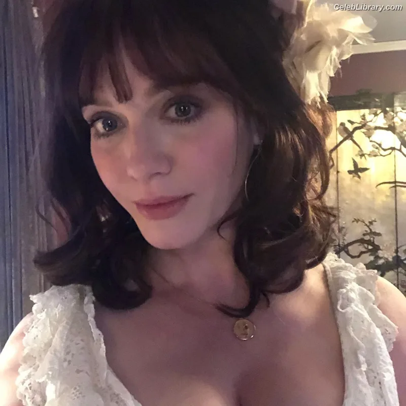 Christina Hendricks photo 18 of 2758