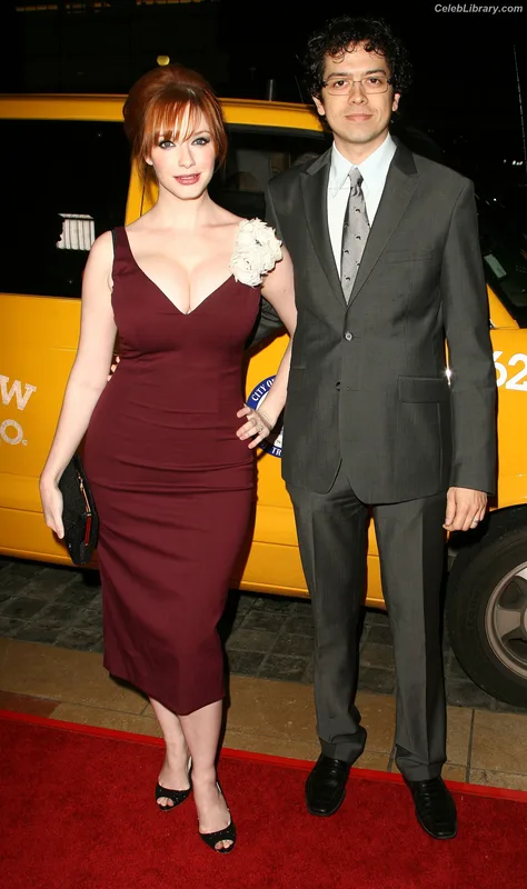 Christina Hendricks photo 4 of 2758