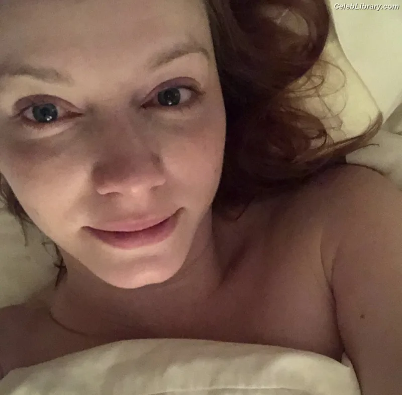 Christina Hendricks photo 5 of 2758