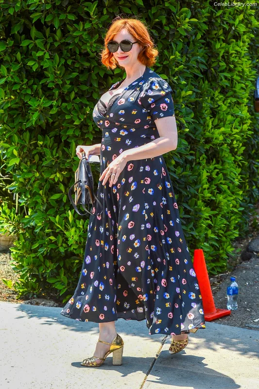 Christina Hendricks photo 14 of 2758