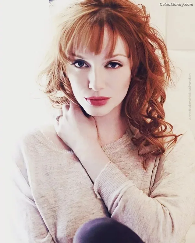 Christina Hendricks photo 16 of 2758