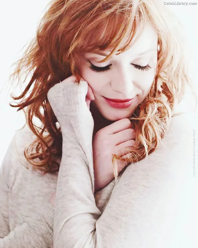 Christina Hendricks photo 18 of 2758