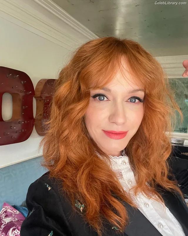 Christina Hendricks photo 19 of 2758