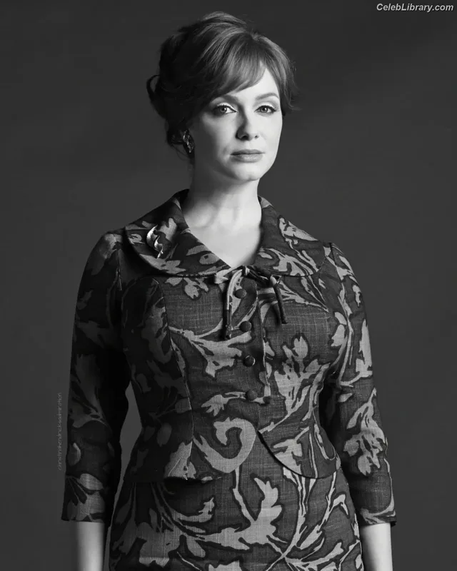 Christina Hendricks photo 2 of 2758