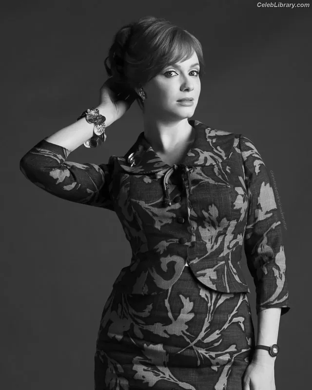 Christina Hendricks photo 3 of 2758