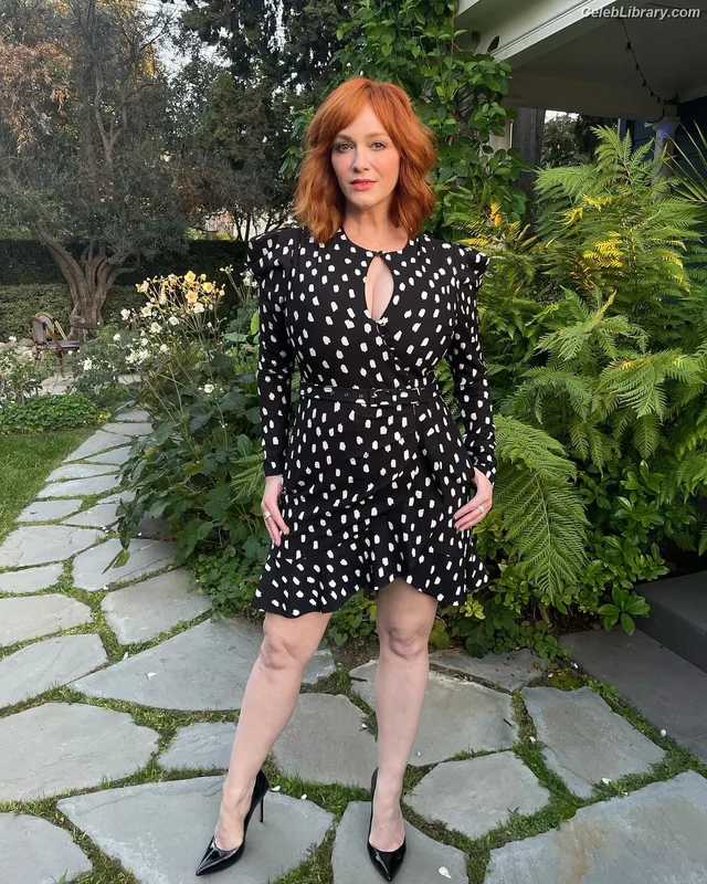 Christina Hendricks photo 20 of 2758