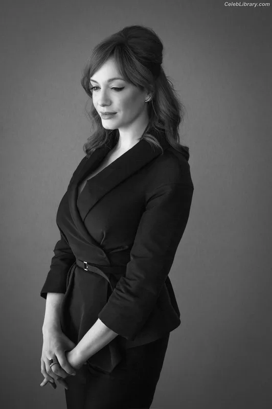 Christina Hendricks photo 4 of 2758