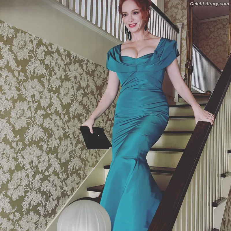 Christina Hendricks photo 8 of 2758
