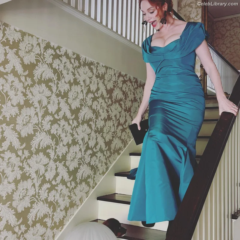 Christina Hendricks photo 10 of 2758