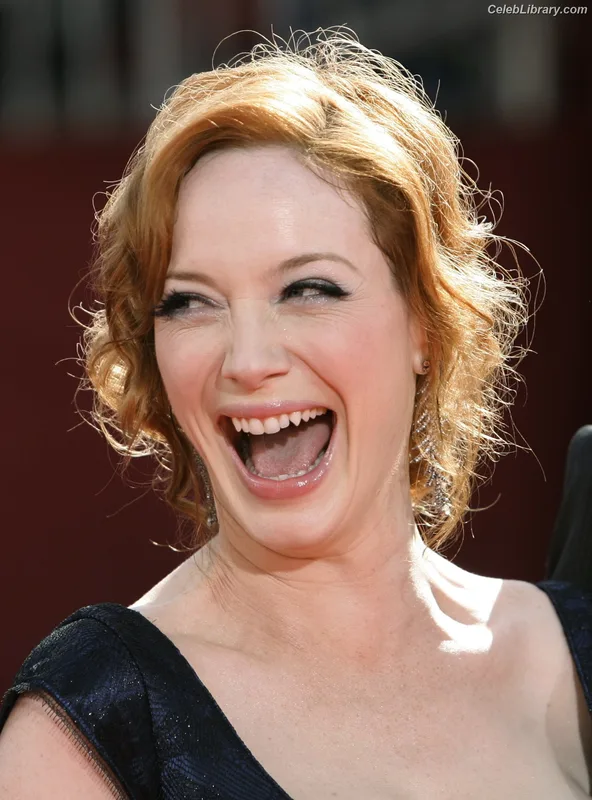 Christina Hendricks photo 4 of 2758