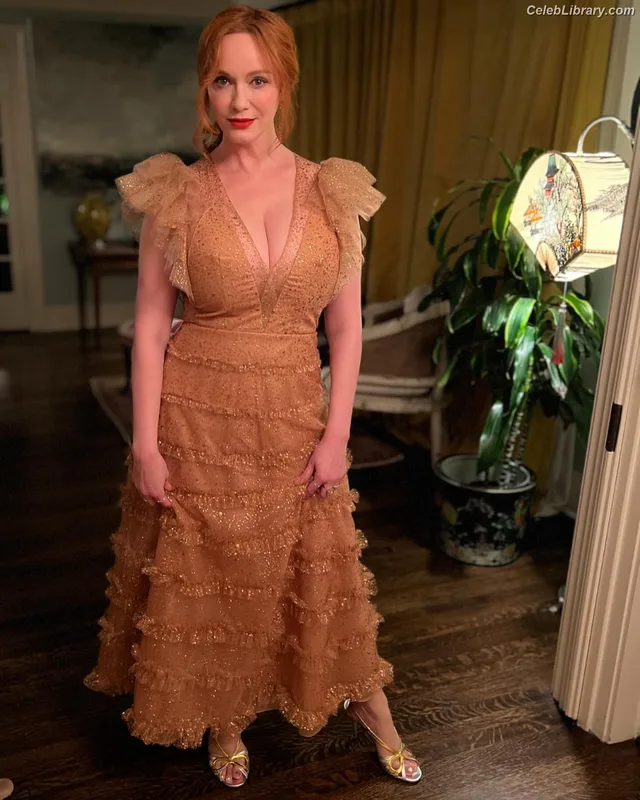 Christina Hendricks photo 22 of 2758