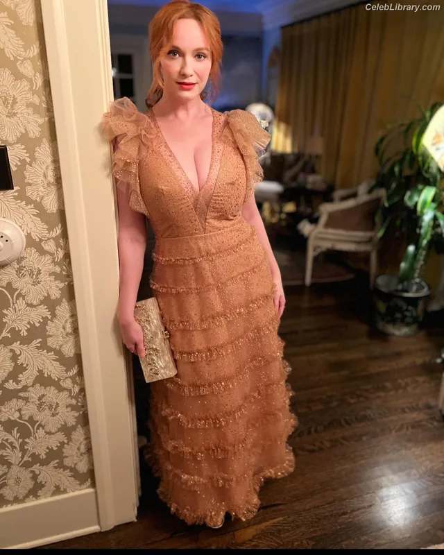 Christina Hendricks photo 23 of 2758