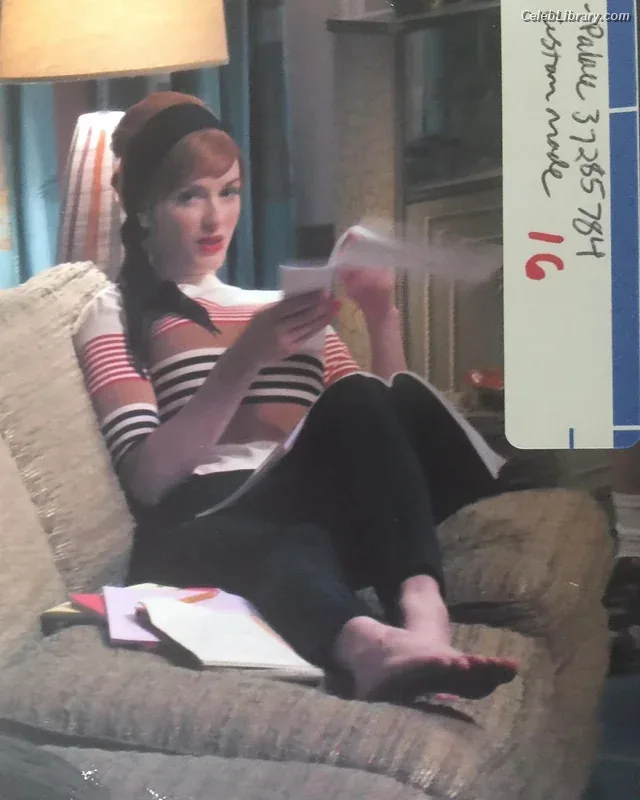 Christina Hendricks photo 8 of 2758