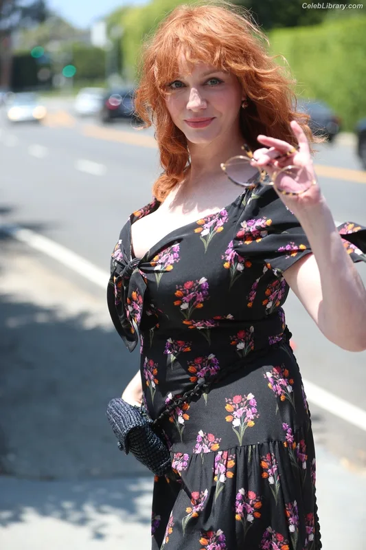 Christina Hendricks photo 13 of 2758