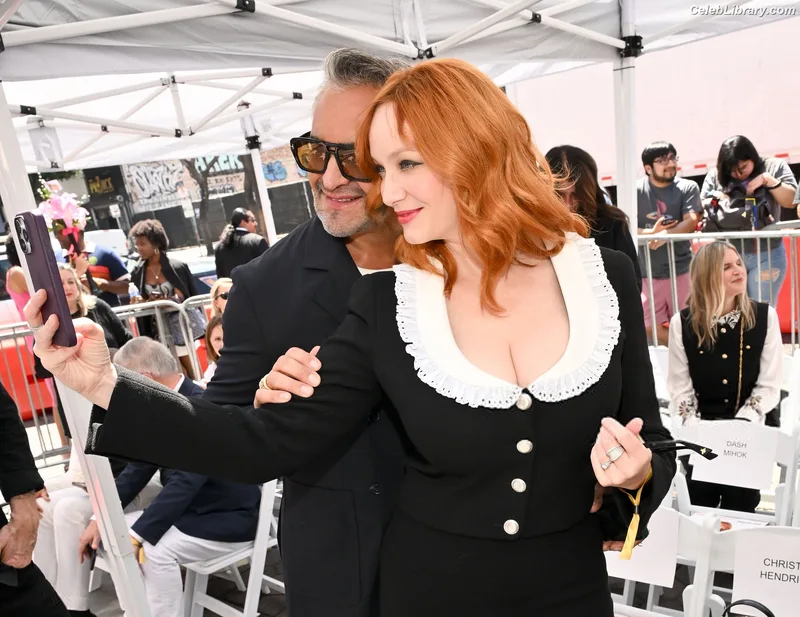 Christina Hendricks photo 23 of 2758