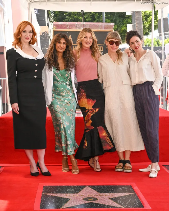 Christina Hendricks photo 11 of 2758