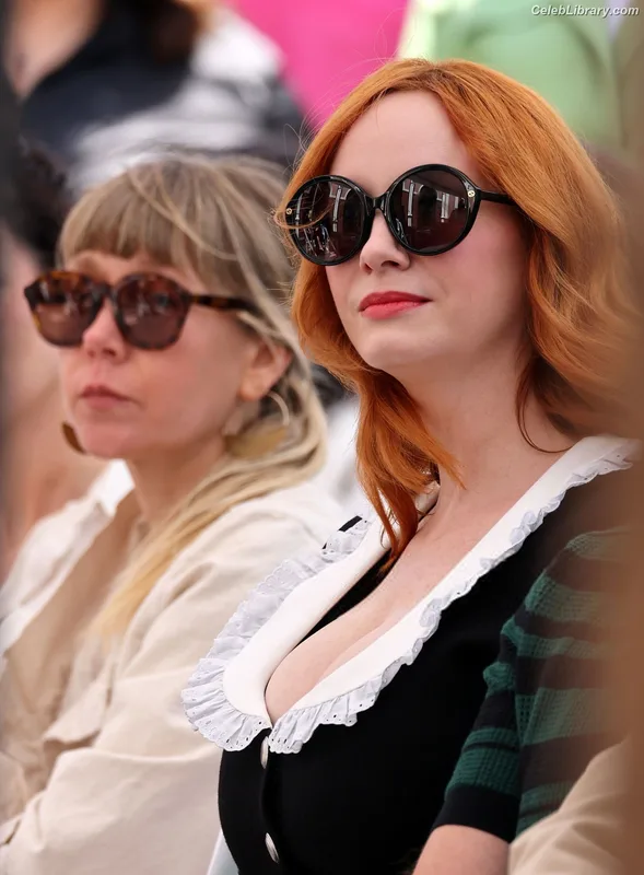 Christina Hendricks photo 13 of 2758