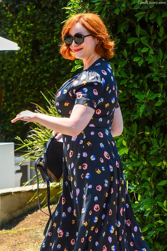 Christina Hendricks photo 20 of 2758