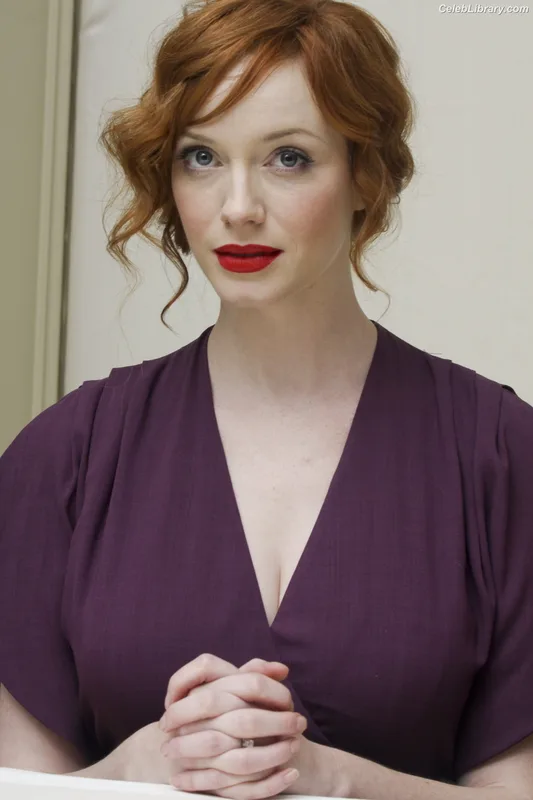Christina Hendricks photo 4 of 2758