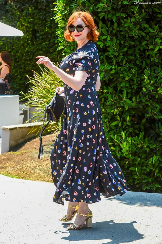 Christina Hendricks photo 22 of 2758