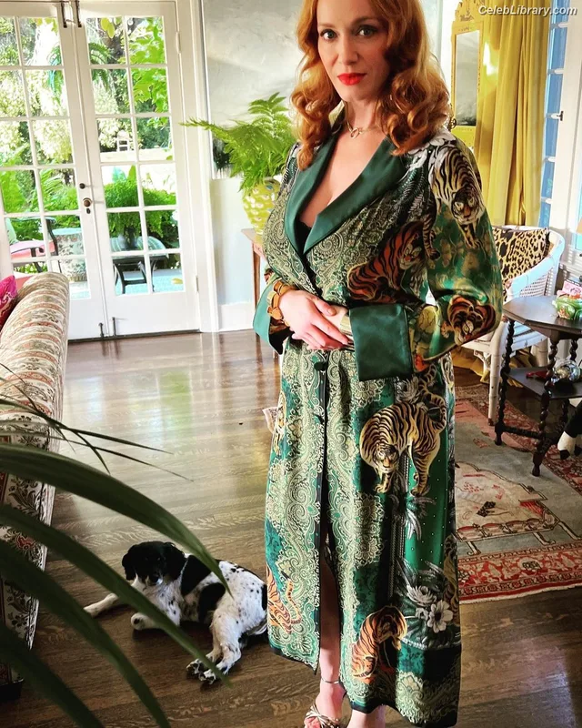 Christina Hendricks photo 20 of 2758