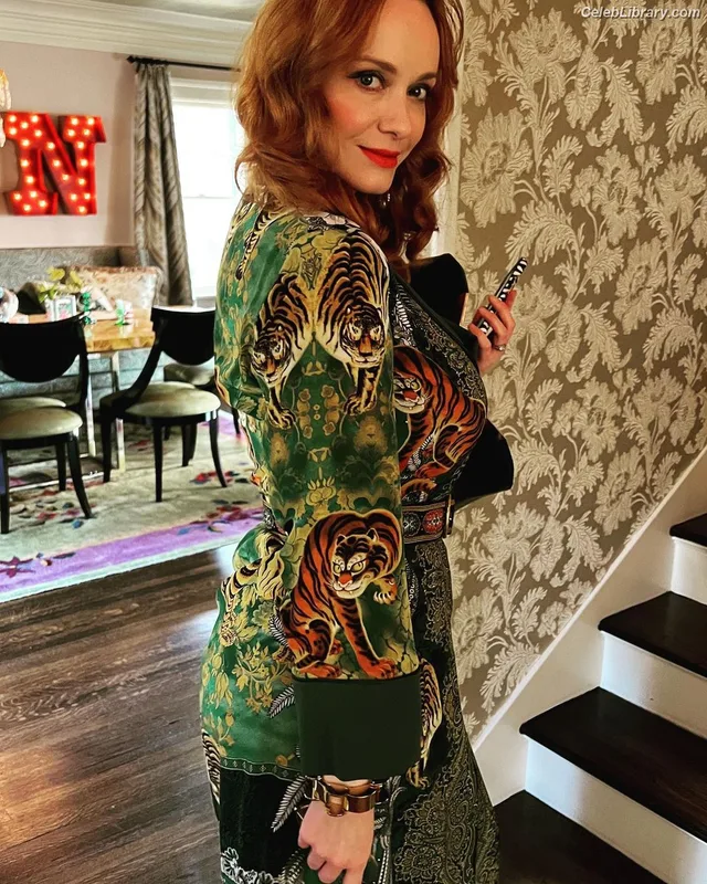 Christina Hendricks photo 22 of 2758