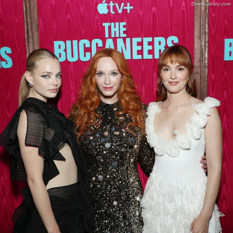 Christina Hendricks photo 10 of 2758