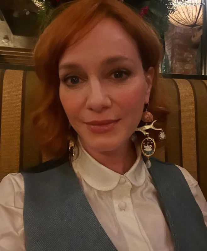 Christina Hendricks photo 12 of 2758