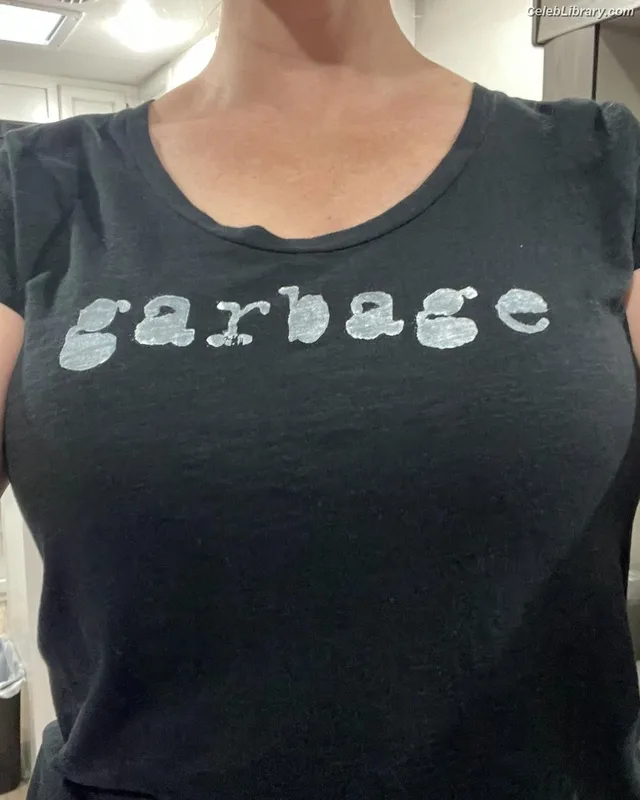 Christina Hendricks photo 17 of 2758