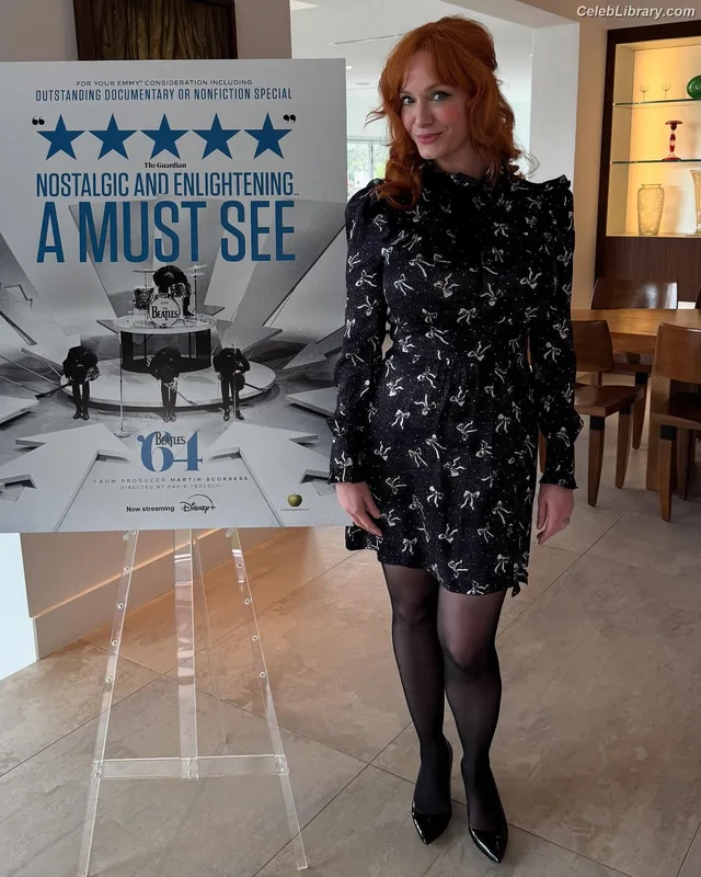 Christina Hendricks photo 23 of 2758