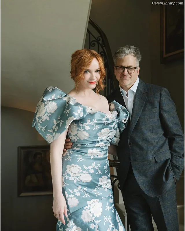 Christina Hendricks photo 3 of 2758