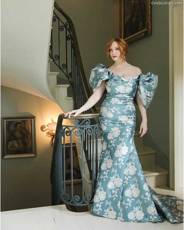 Christina Hendricks photo 5 of 2758