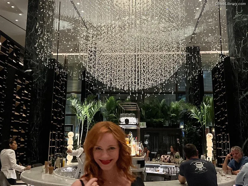Christina Hendricks photo 8 of 2758