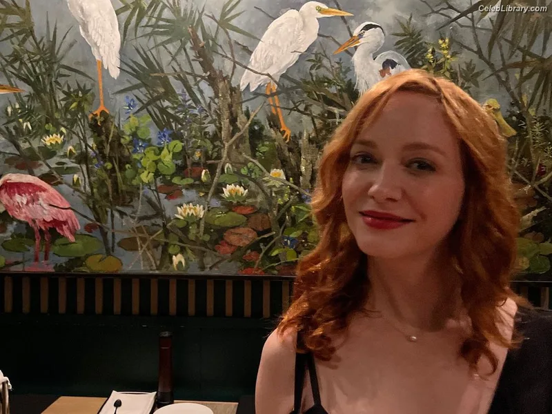 Christina Hendricks photo 9 of 2758