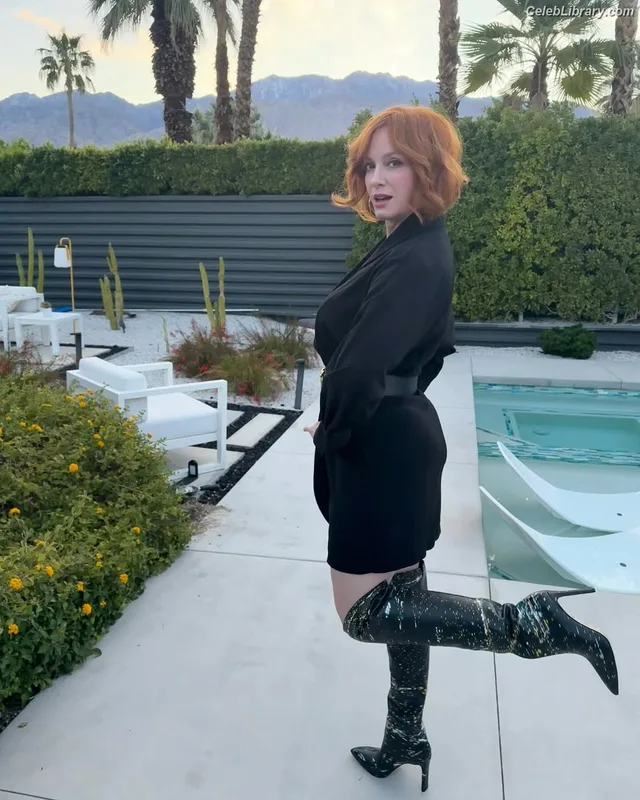 Christina Hendricks photo 19 of 2758