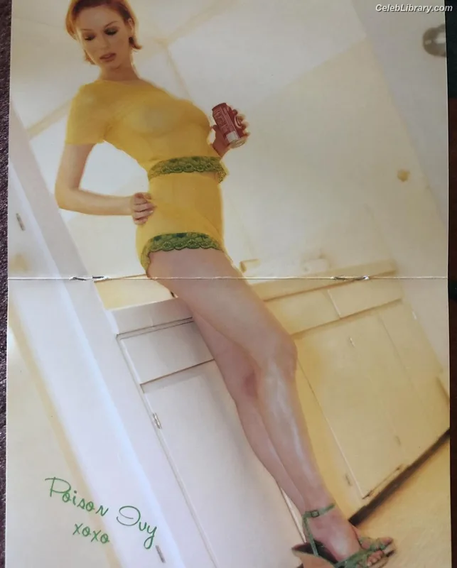 Christina Hendricks photo 22 of 2758