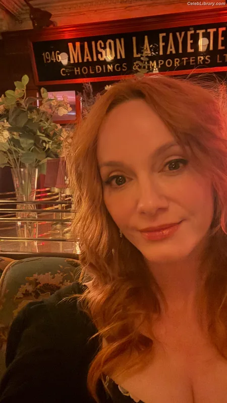 Christina Hendricks photo 10 of 2758