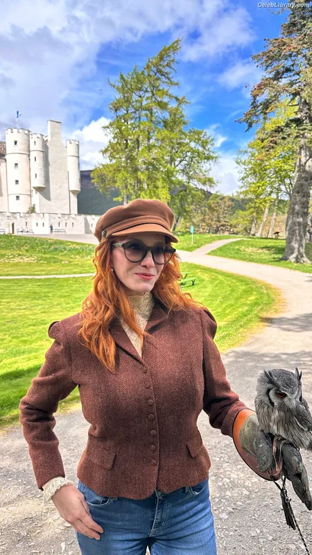Christina Hendricks photo 24 of 2758